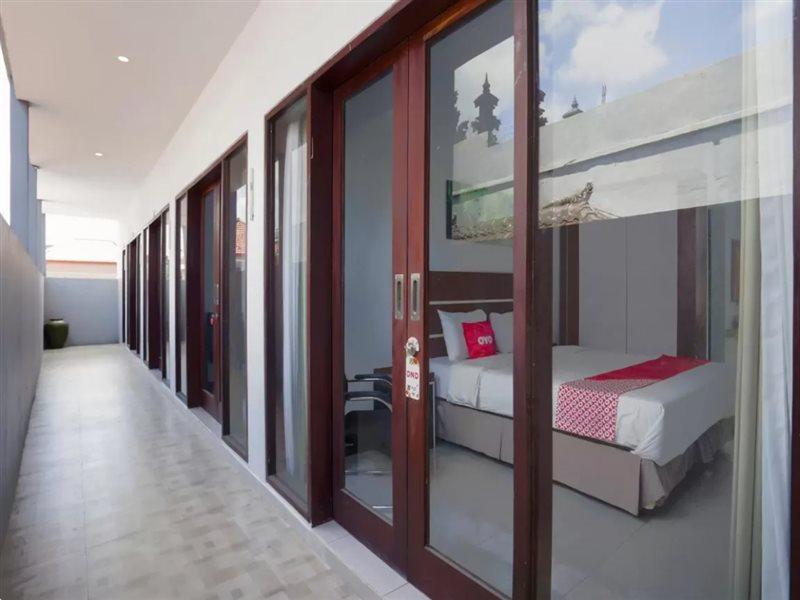 Oyo 3852 Valomia Guest House Denpasa Buitenkant foto