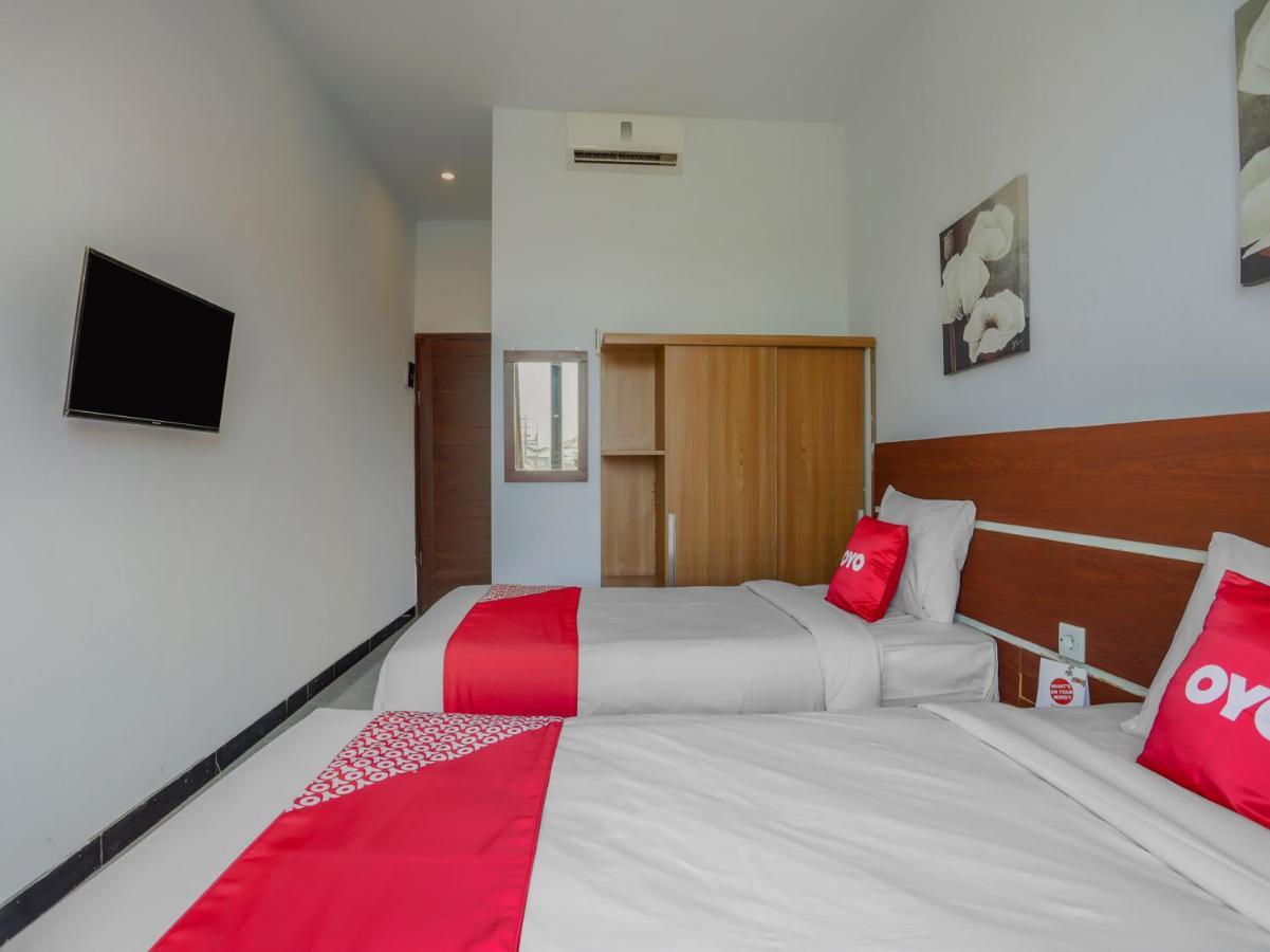 Oyo 3852 Valomia Guest House Denpasa Buitenkant foto