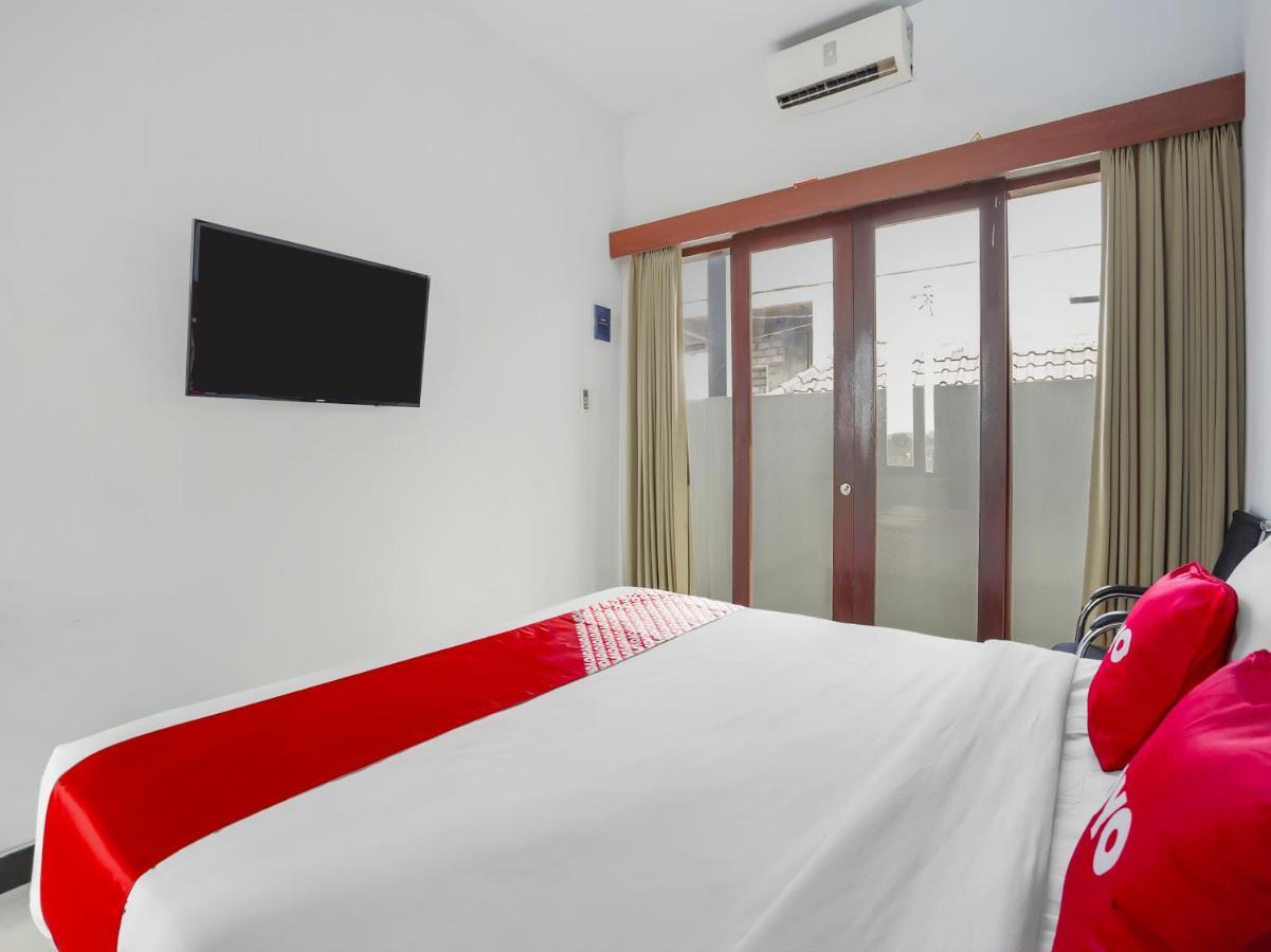Oyo 3852 Valomia Guest House Denpasa Buitenkant foto