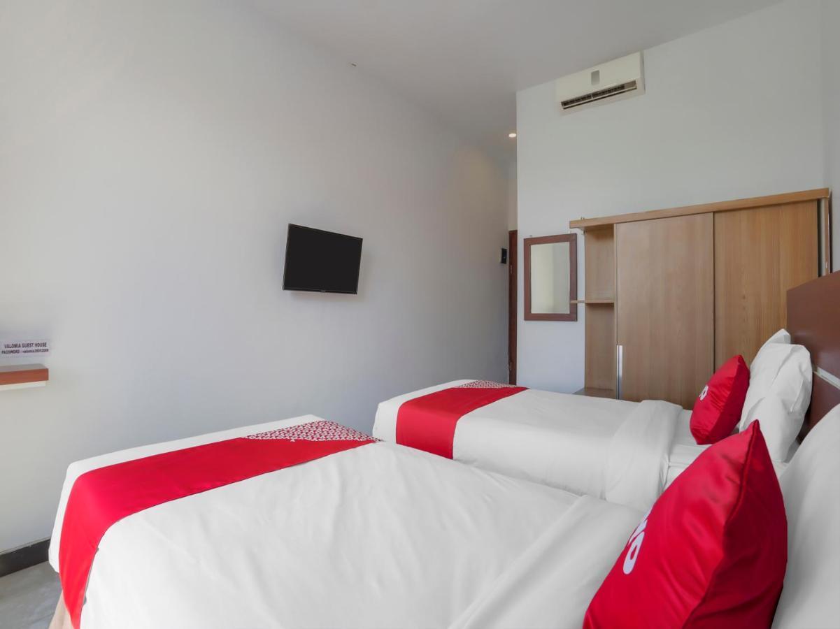 Oyo 3852 Valomia Guest House Denpasa Buitenkant foto