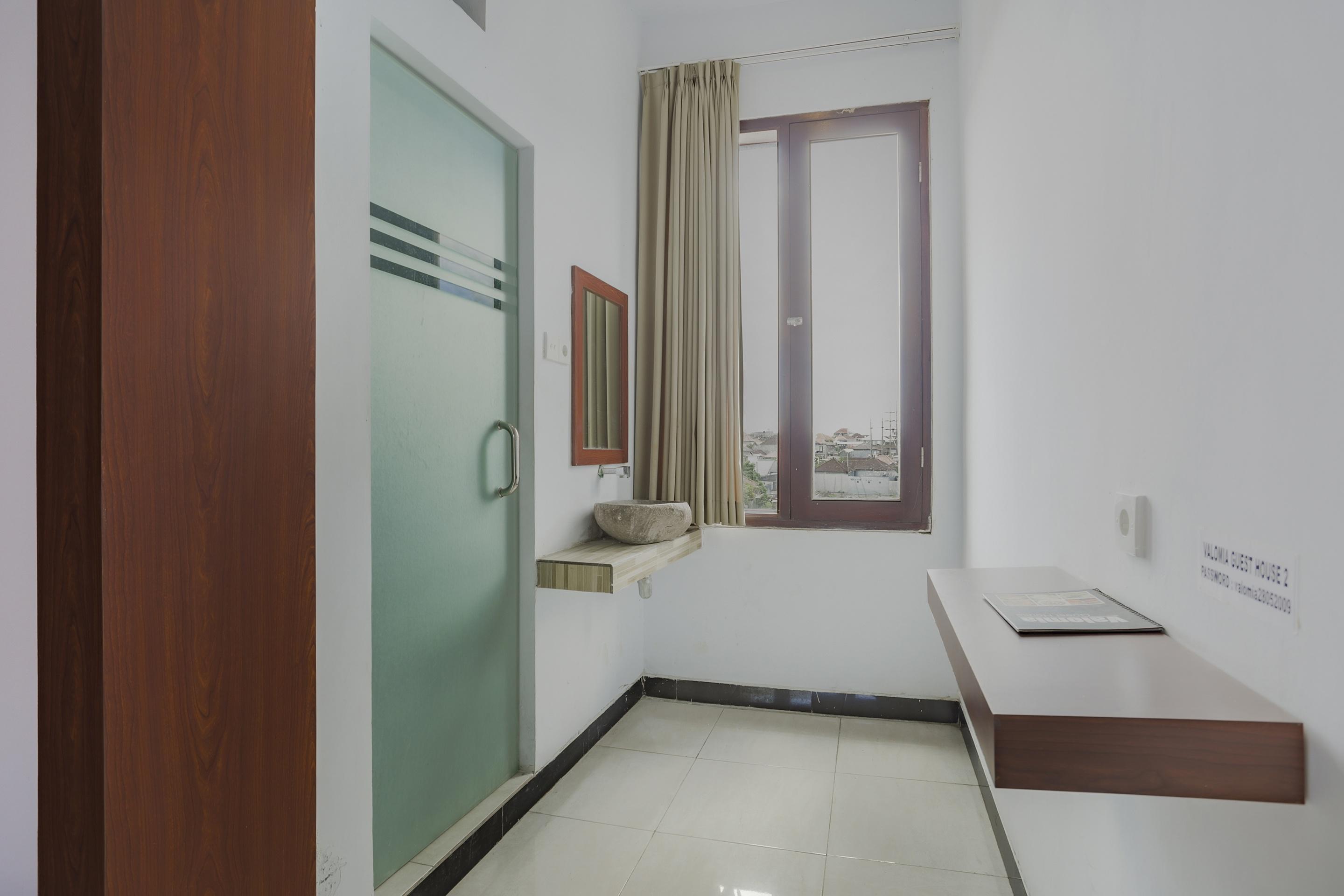 Oyo 3852 Valomia Guest House Denpasa Buitenkant foto